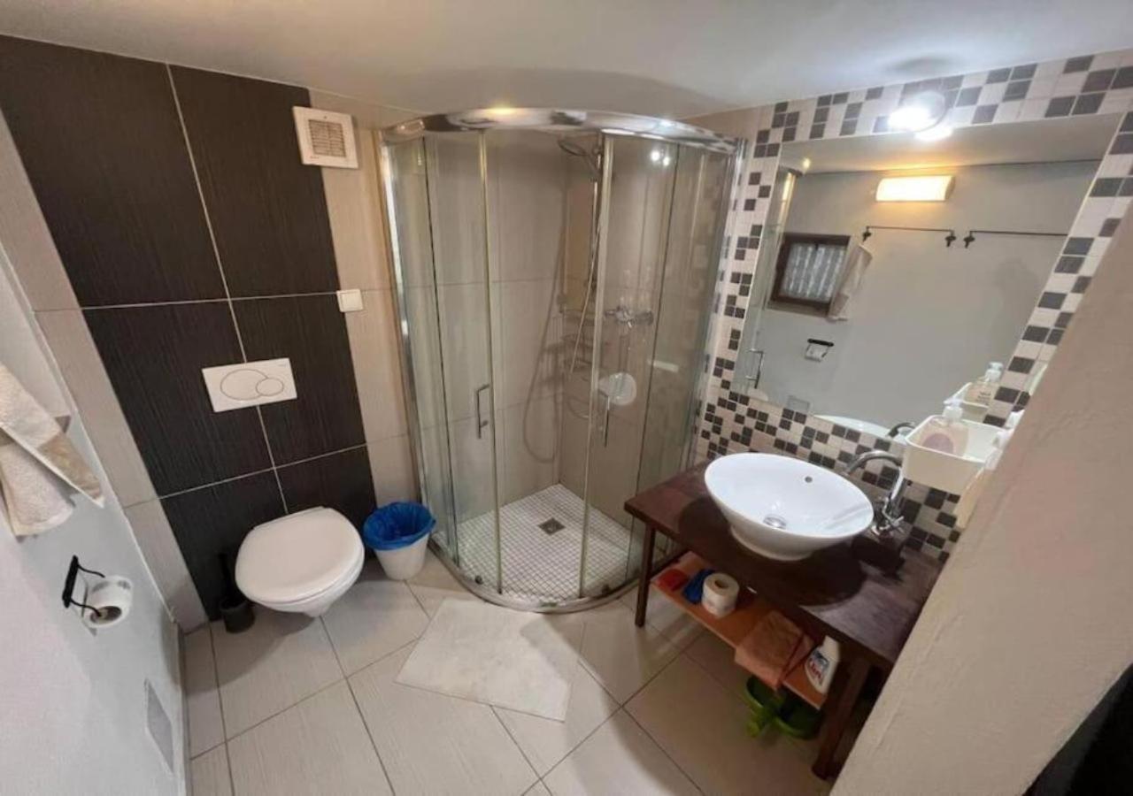 ברטיסלאבה Netradicny Apartman V Centre מראה חיצוני תמונה