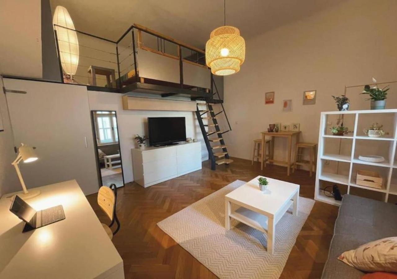 ברטיסלאבה Netradicny Apartman V Centre מראה חיצוני תמונה